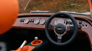 Caterham Super Seven 600 and 2000 – dash