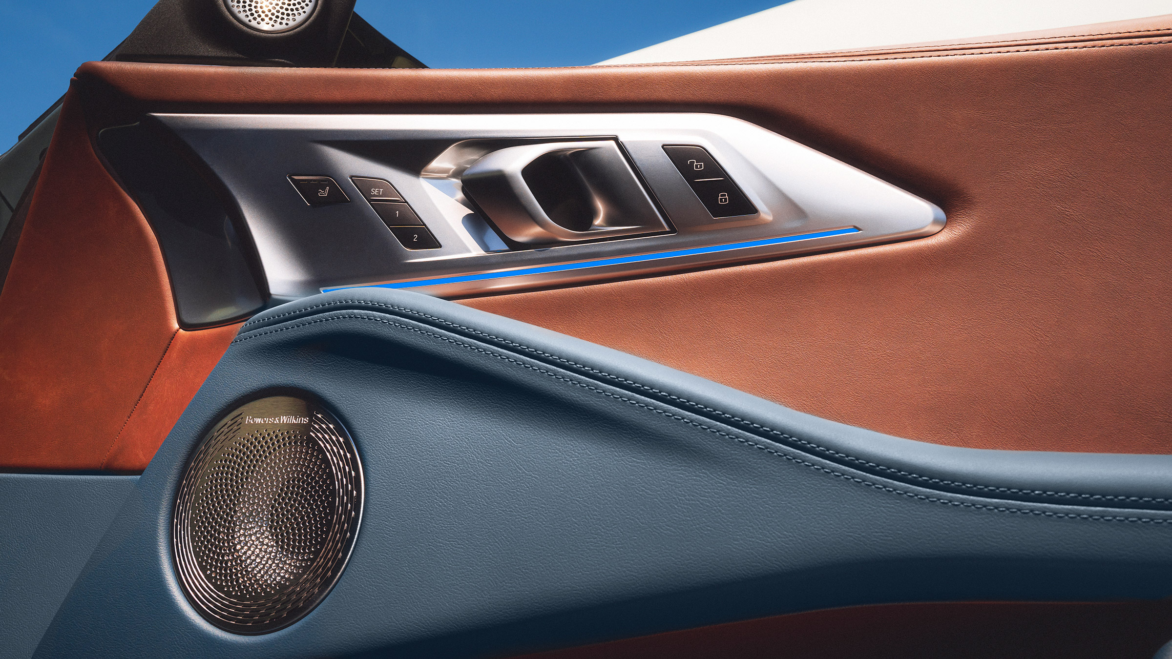 BMW XM – door