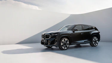 BMW XM Black – header