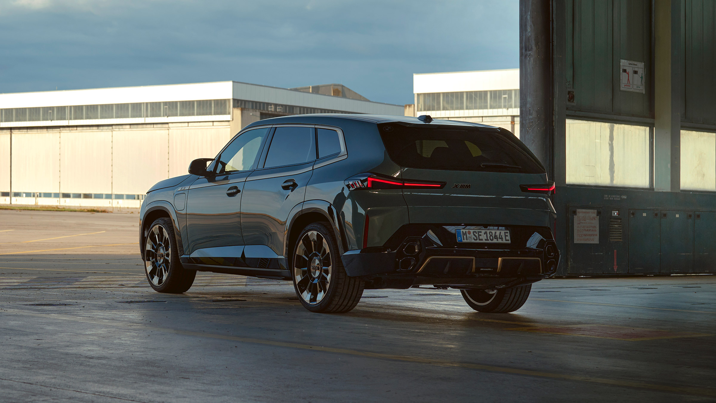 BMW XM – rear quarter