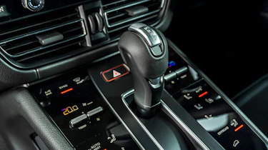 Porsche Macan GTS MY22 – gear selector