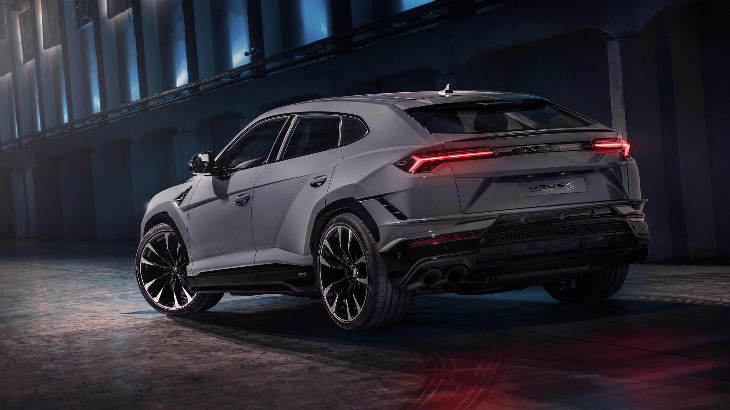 Lamborghini Urus S – rear quarter