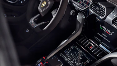 Lamborghini Urus S – dash