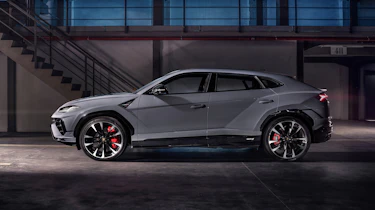 Lamborghini Urus S – side