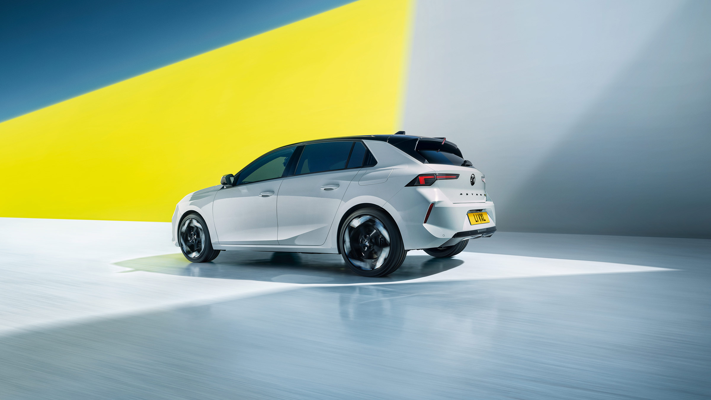 Vauxhall Astra GSe – rear 