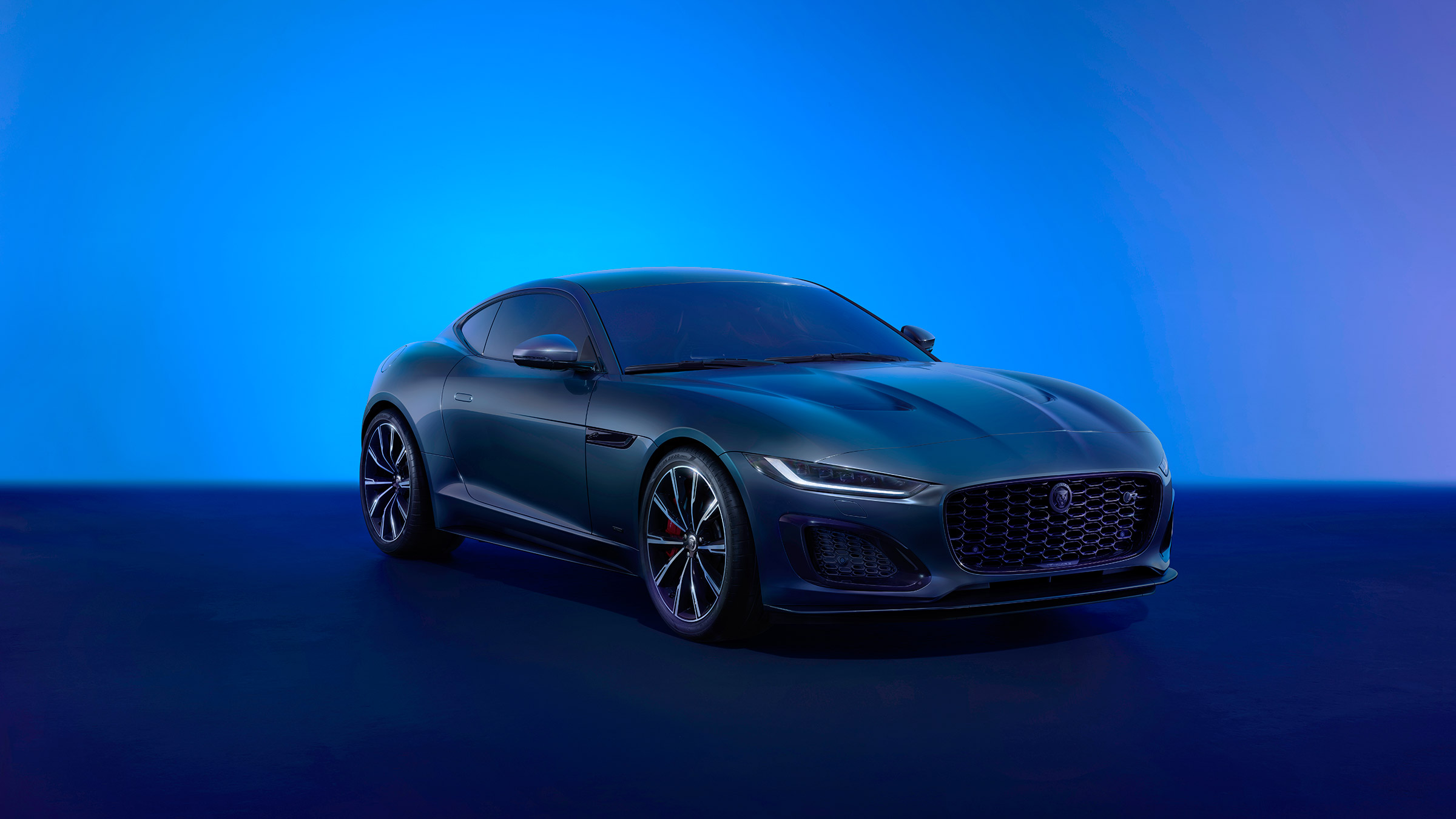 Jaguar F-Type coupe – front quarter