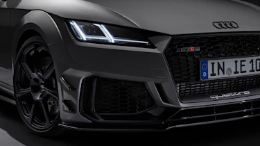 Audi TT RS IE – studio lights