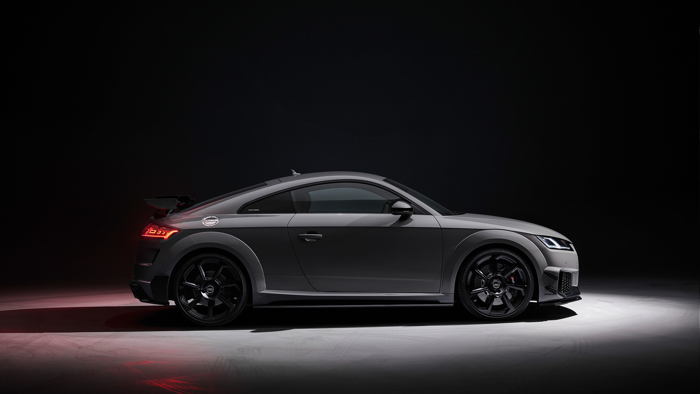 Audi TT RS IE – studio side