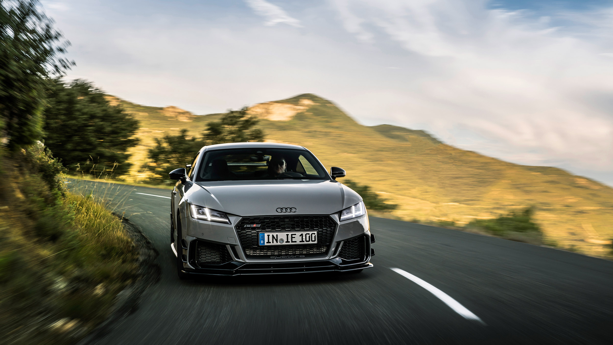 Audi TT RS IE – front tracking