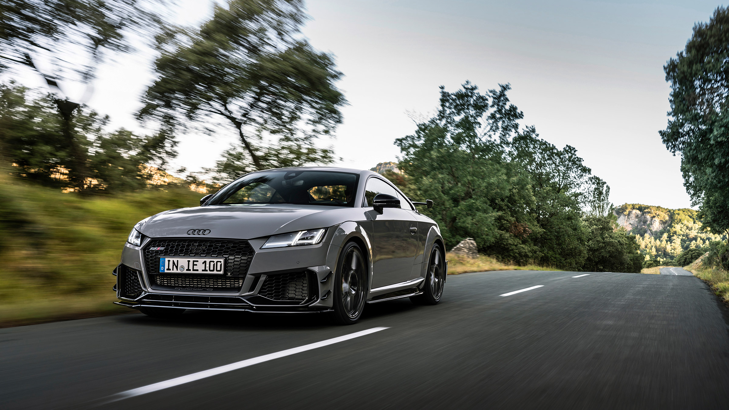 Audi TT RS IE – low
