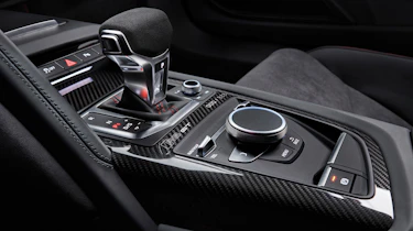 Audi R8 V10 GT RWD – dash