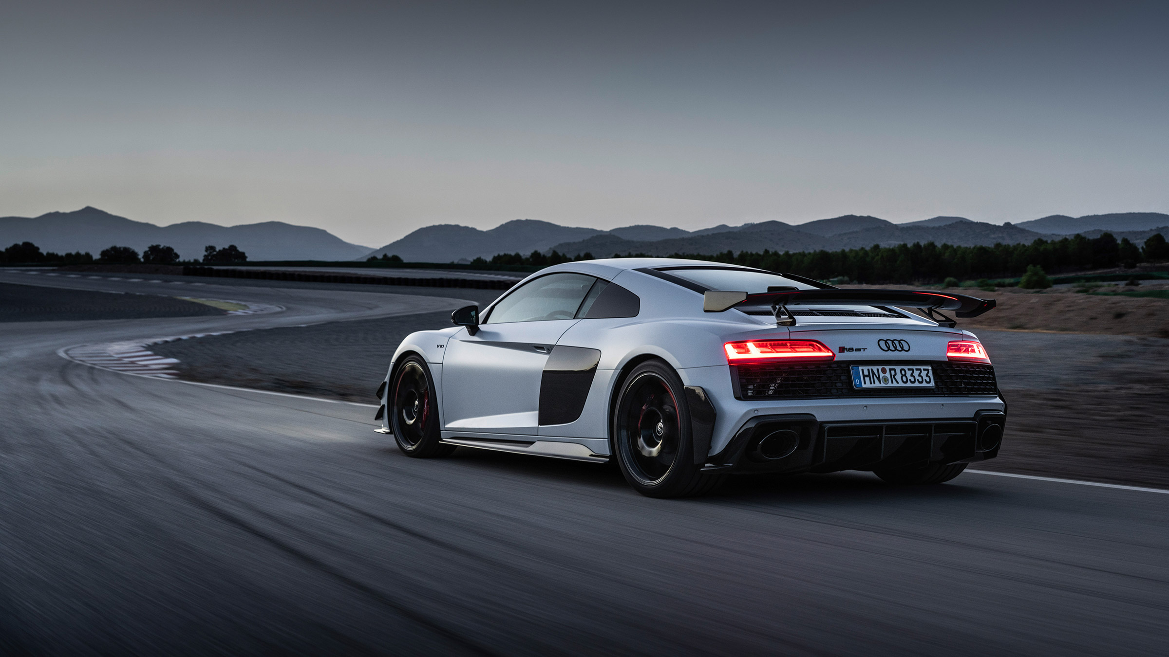 Audi R8 V10 GT RWD – rear header