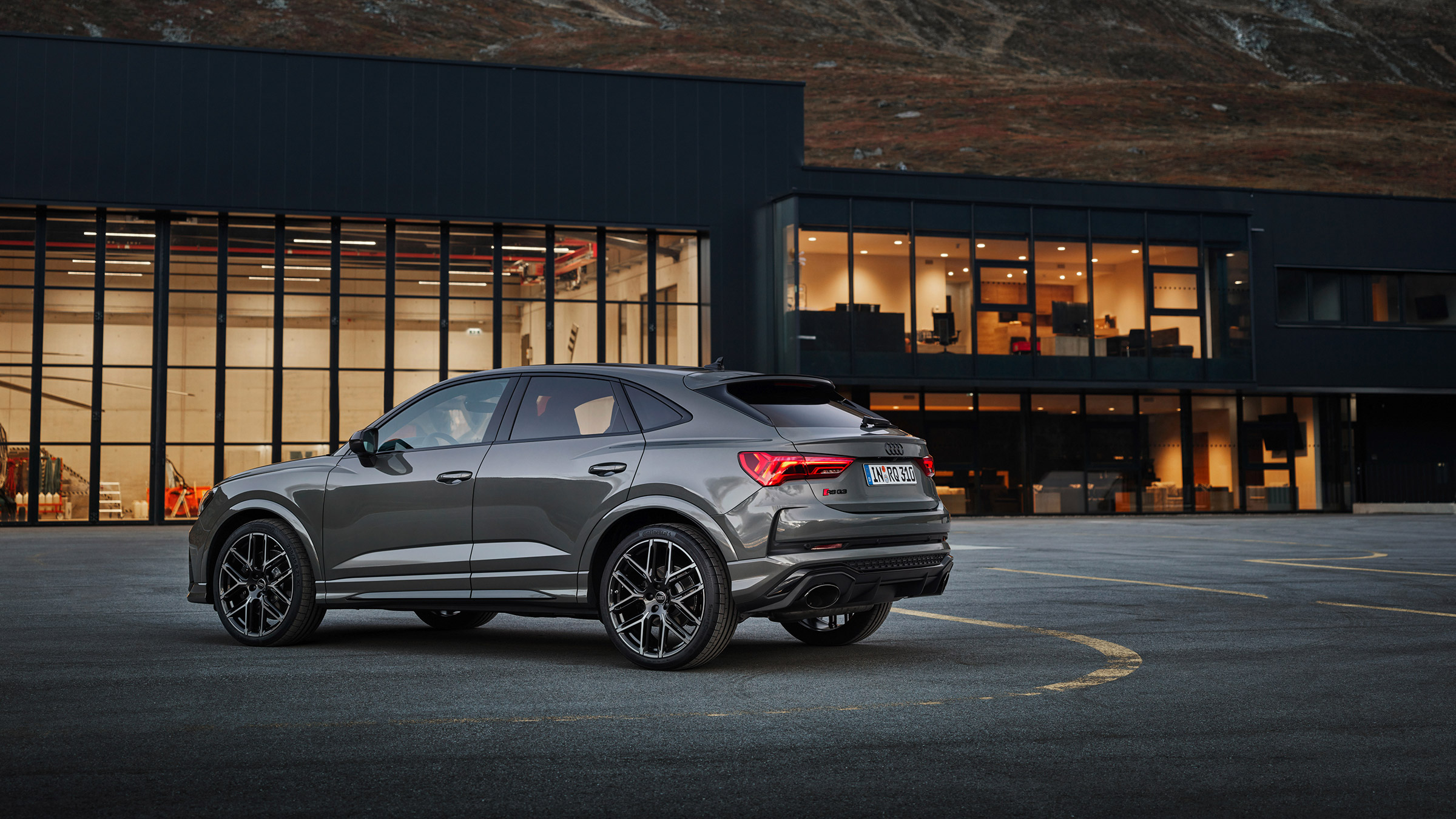 Audi RSQ3 10 Years – rear