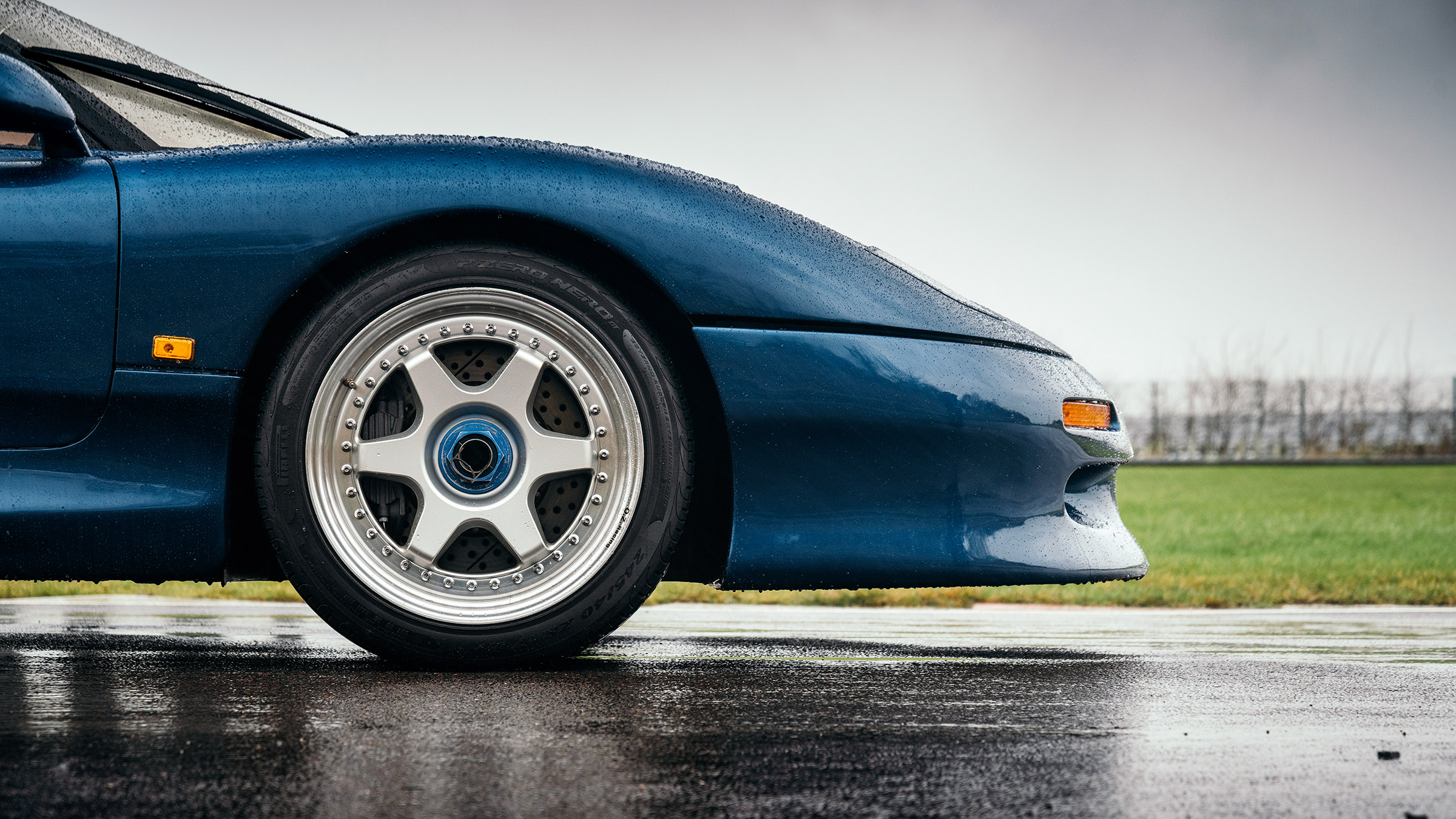 Jaguar XJR-15 – front 