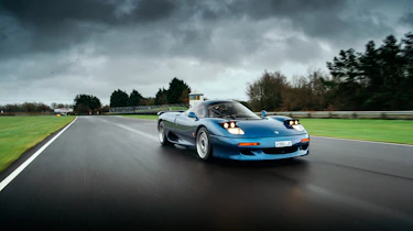 Jaguar XJR-15 – front tracking