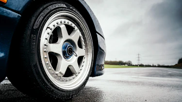 Jaguar XJR-15 – front wheel