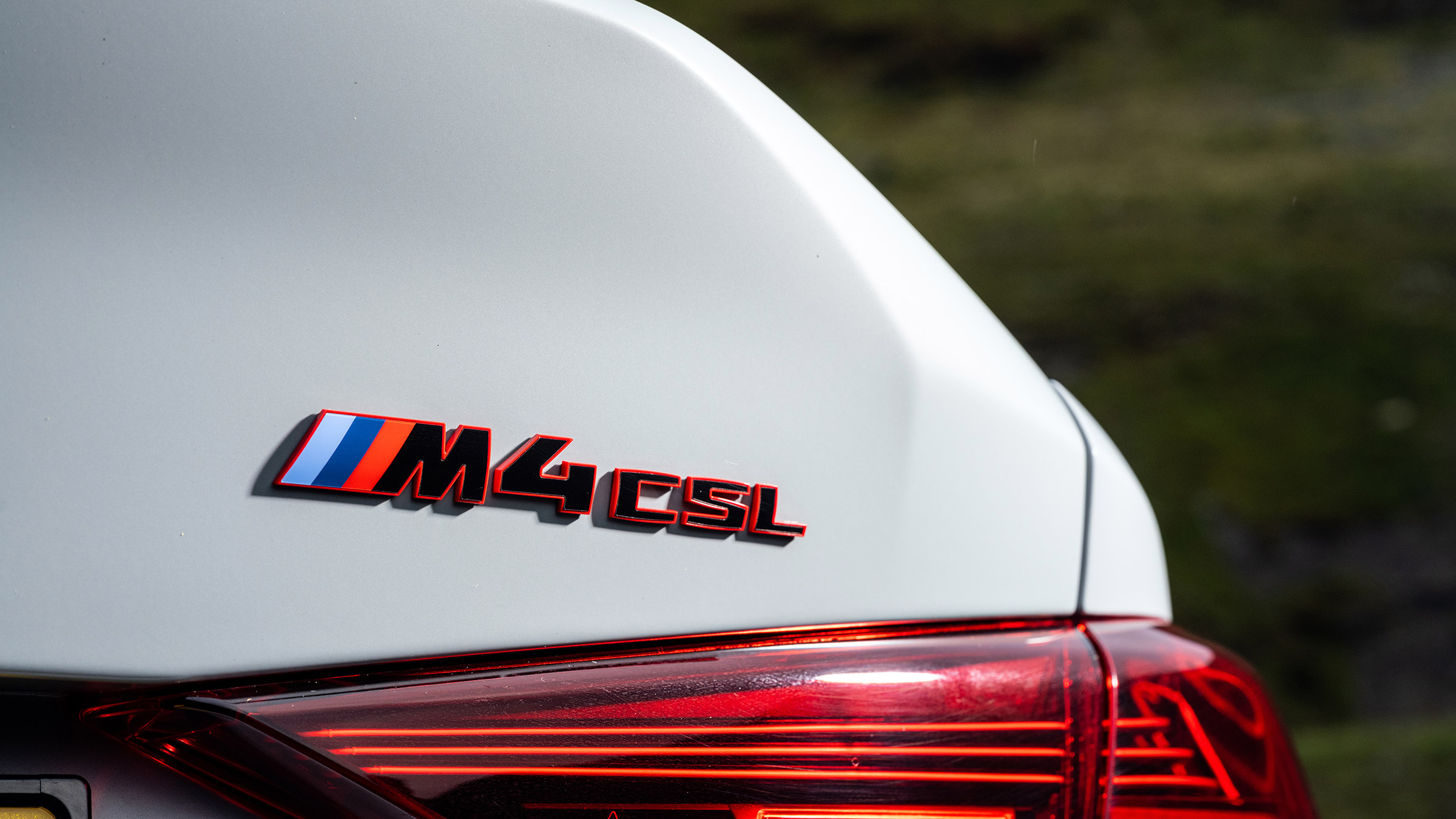BMW M4 CSL – badge