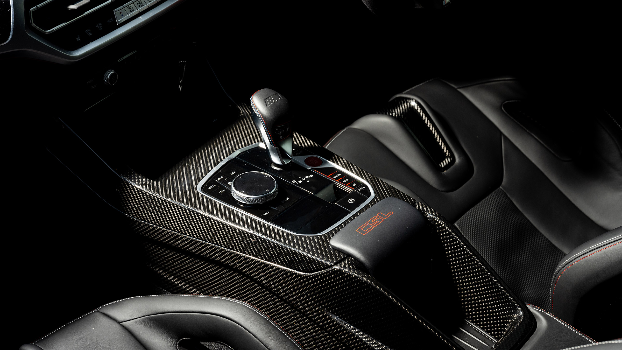 BMW M4 CSL – selector