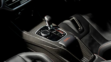 BMW M4 CSL – selector