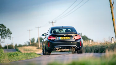 BMW M triple – rear action M2