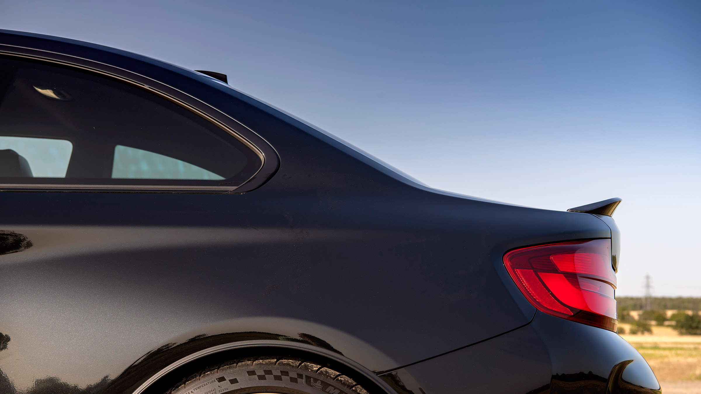 BMW M triple – M2 kink