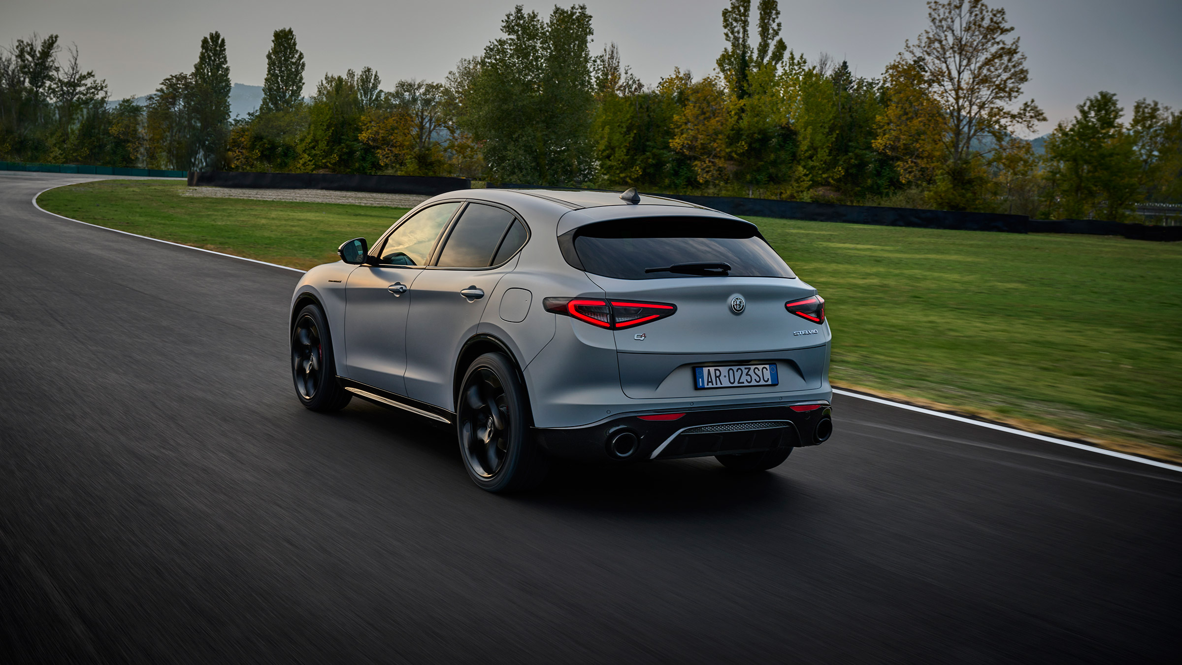 Alfa Romeo Stelvio – rear