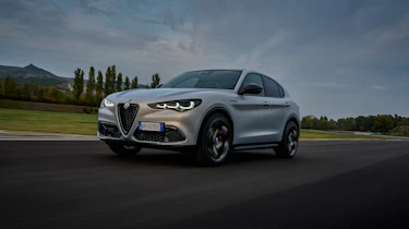 Alfa Romeo Stelvio – front