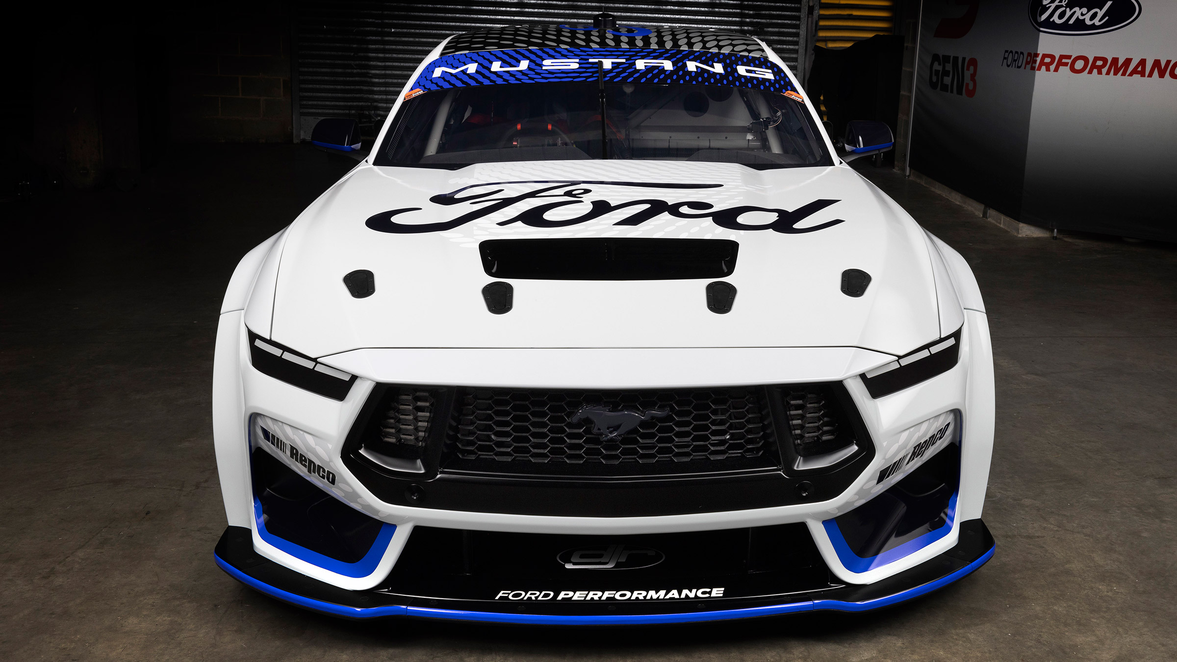 Ford Mustang Australian Supercar – nose