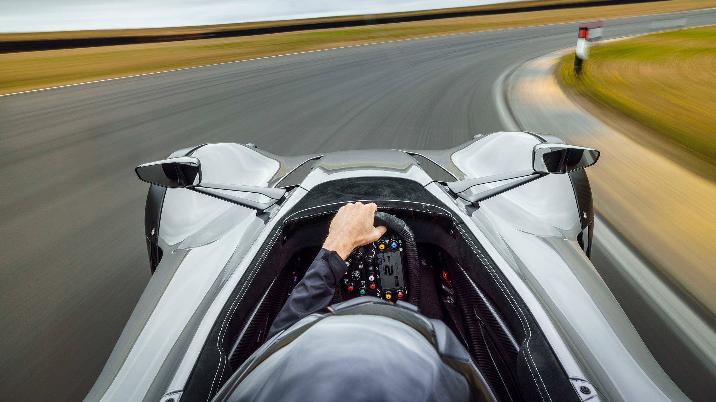 BAC Mono R – bolt