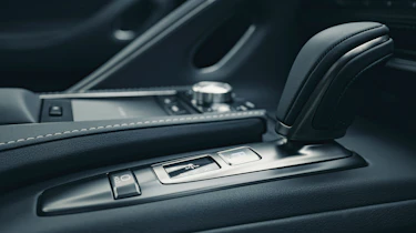 Lexus LC cabrio 22 – shifter