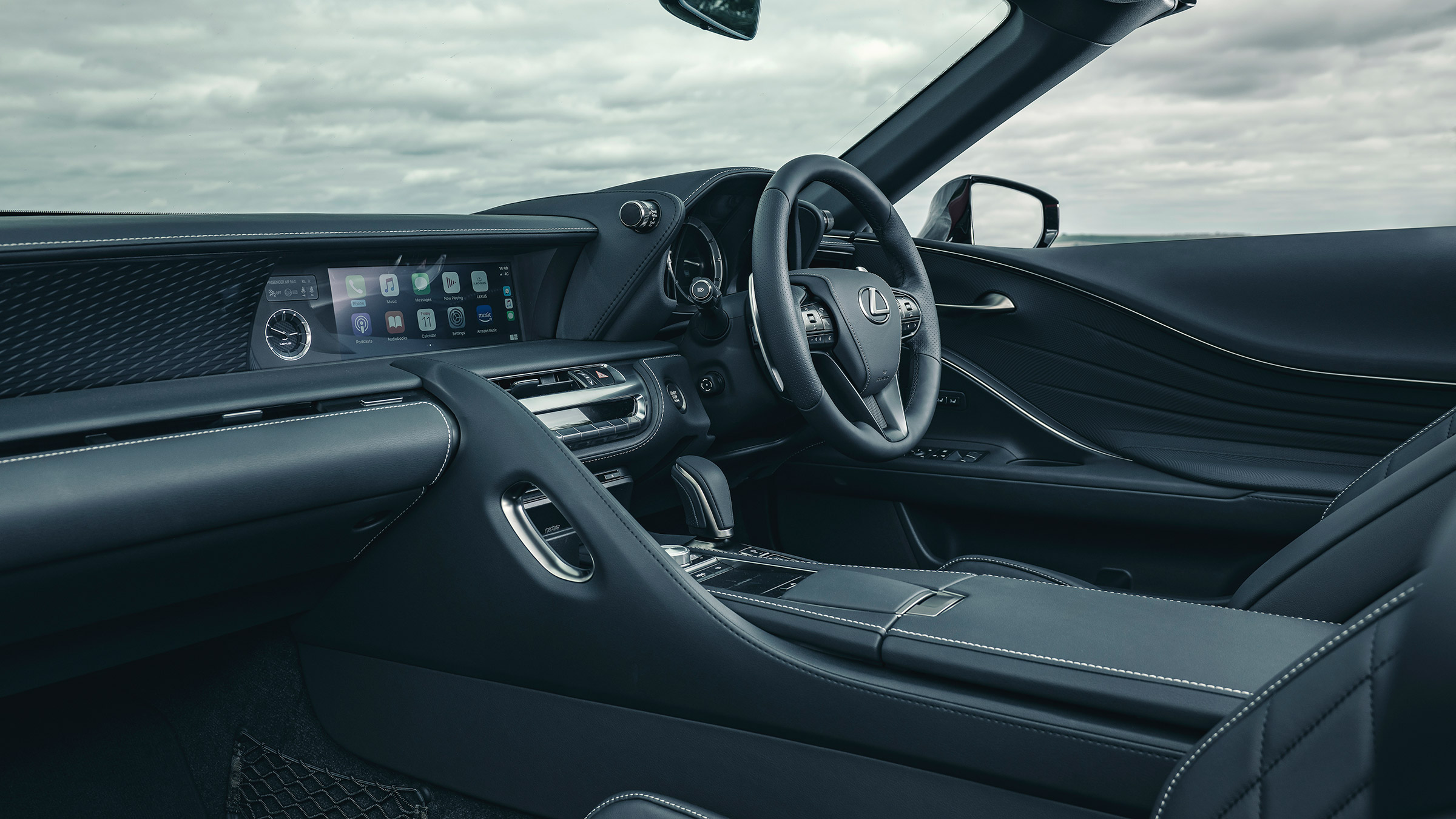 Lexus LC cabrio 22 – cabin