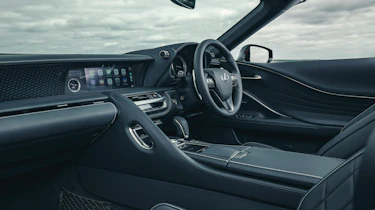 Lexus LC cabrio 22 – cabin