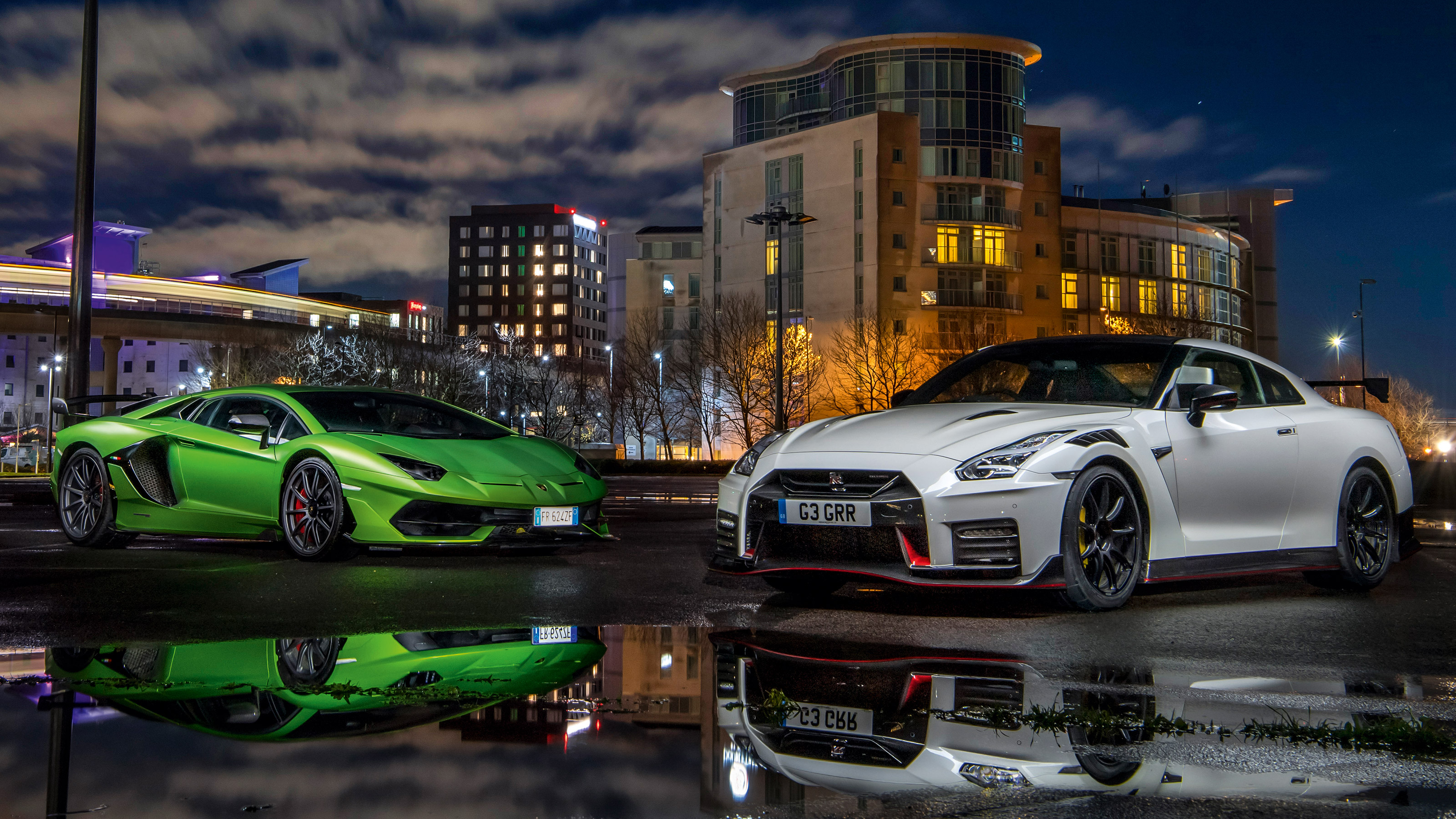 Lamborghini Aventador SVJ v Nissan GTR Nismo