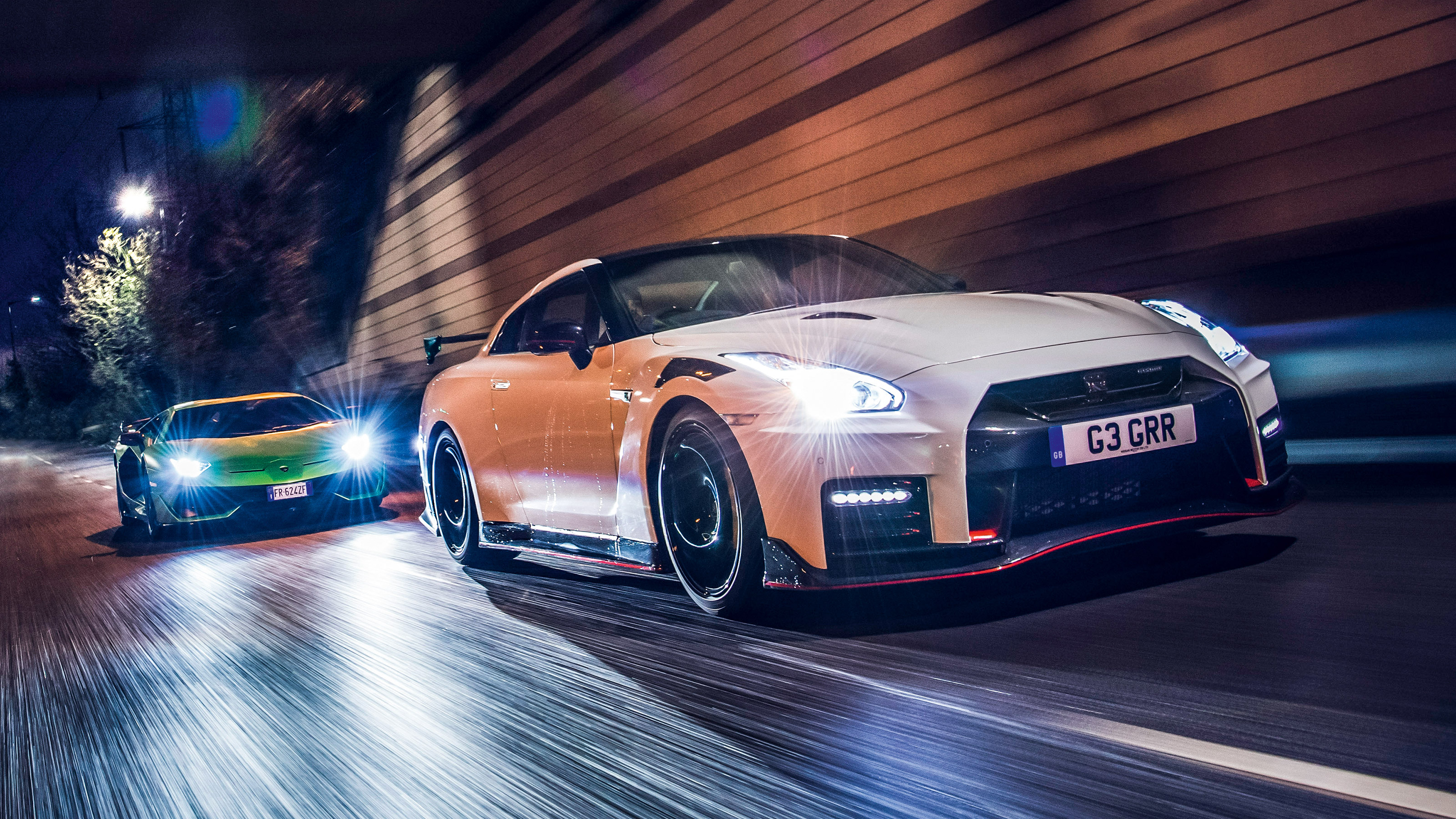 Lamborghini Aventador SVJ v Nissan GTR Nismo