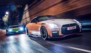 Lamborghini Aventador SVJ v Nissan GTR Nismo