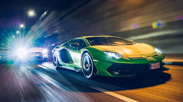 Lamborghini Aventador SVJ v Nissan GTR Nismo
