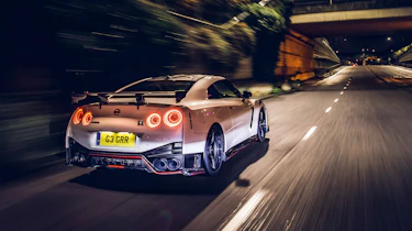 Lamborghini Aventador SVJ v Nissan GTR Nismo