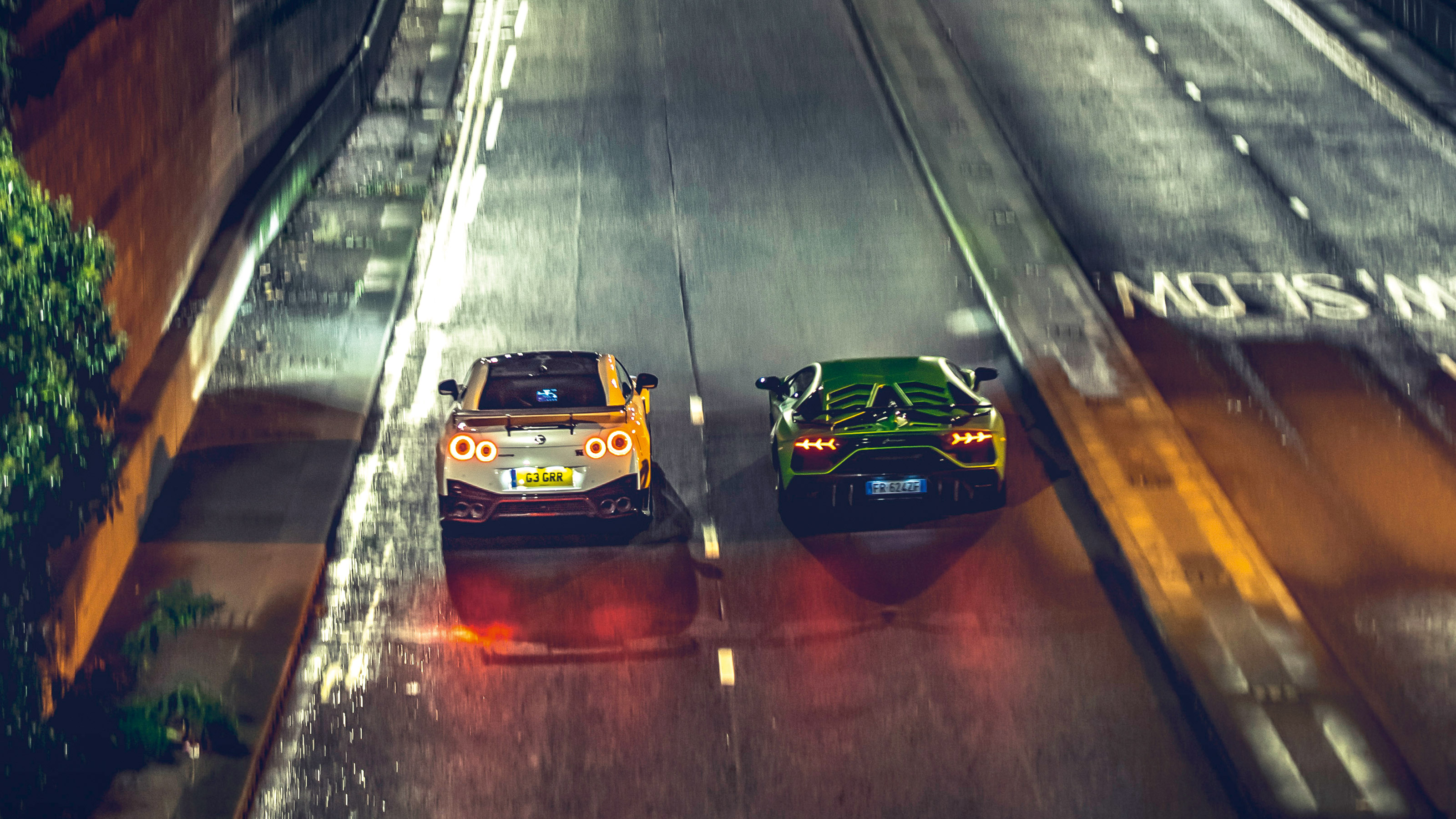 Lamborghini Aventador SVJ v Nissan GTR Nismo