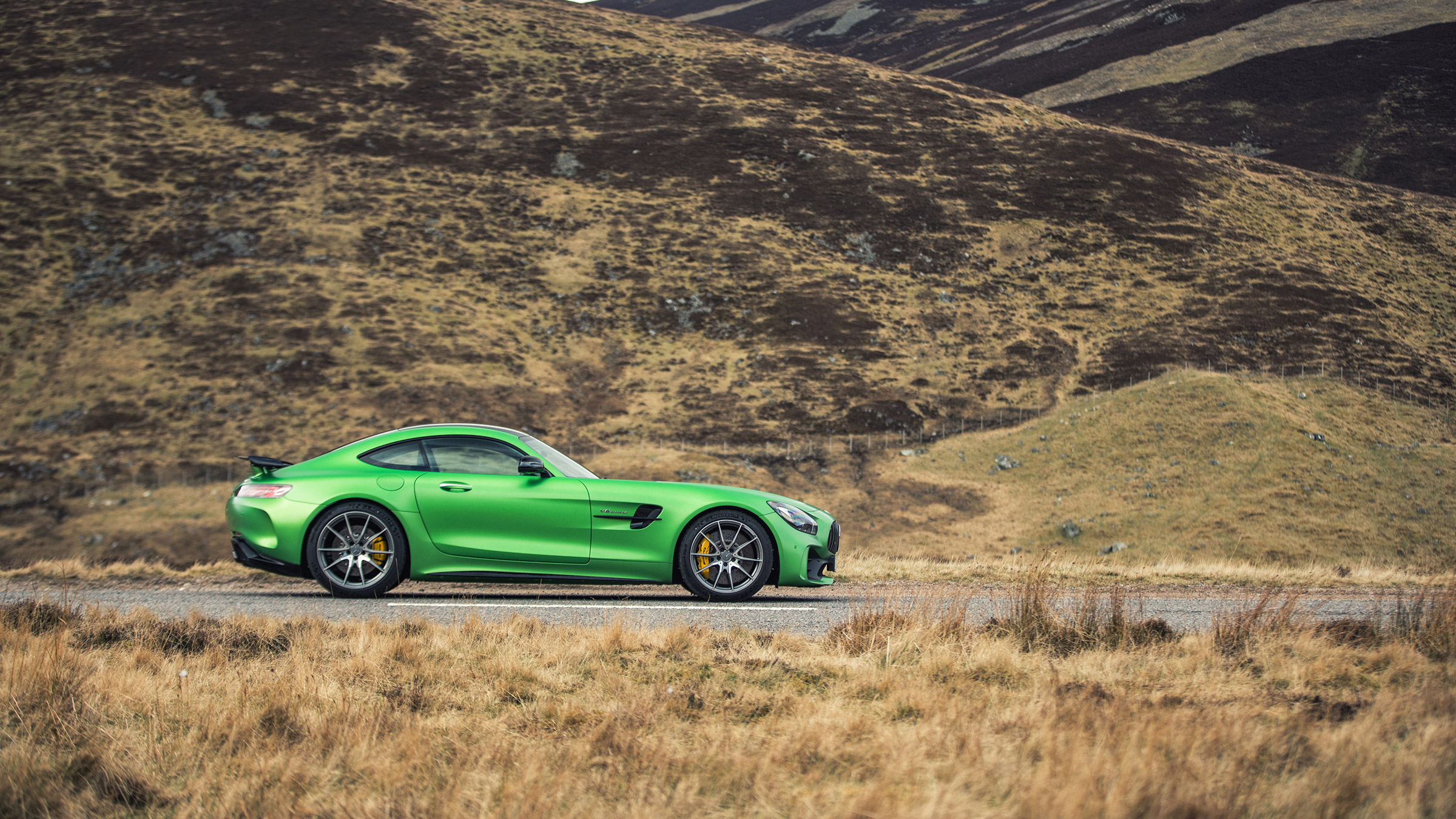 Mercedes-AMG GT R – side