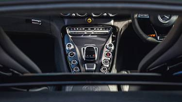 Mercedes-AMG GT R – console