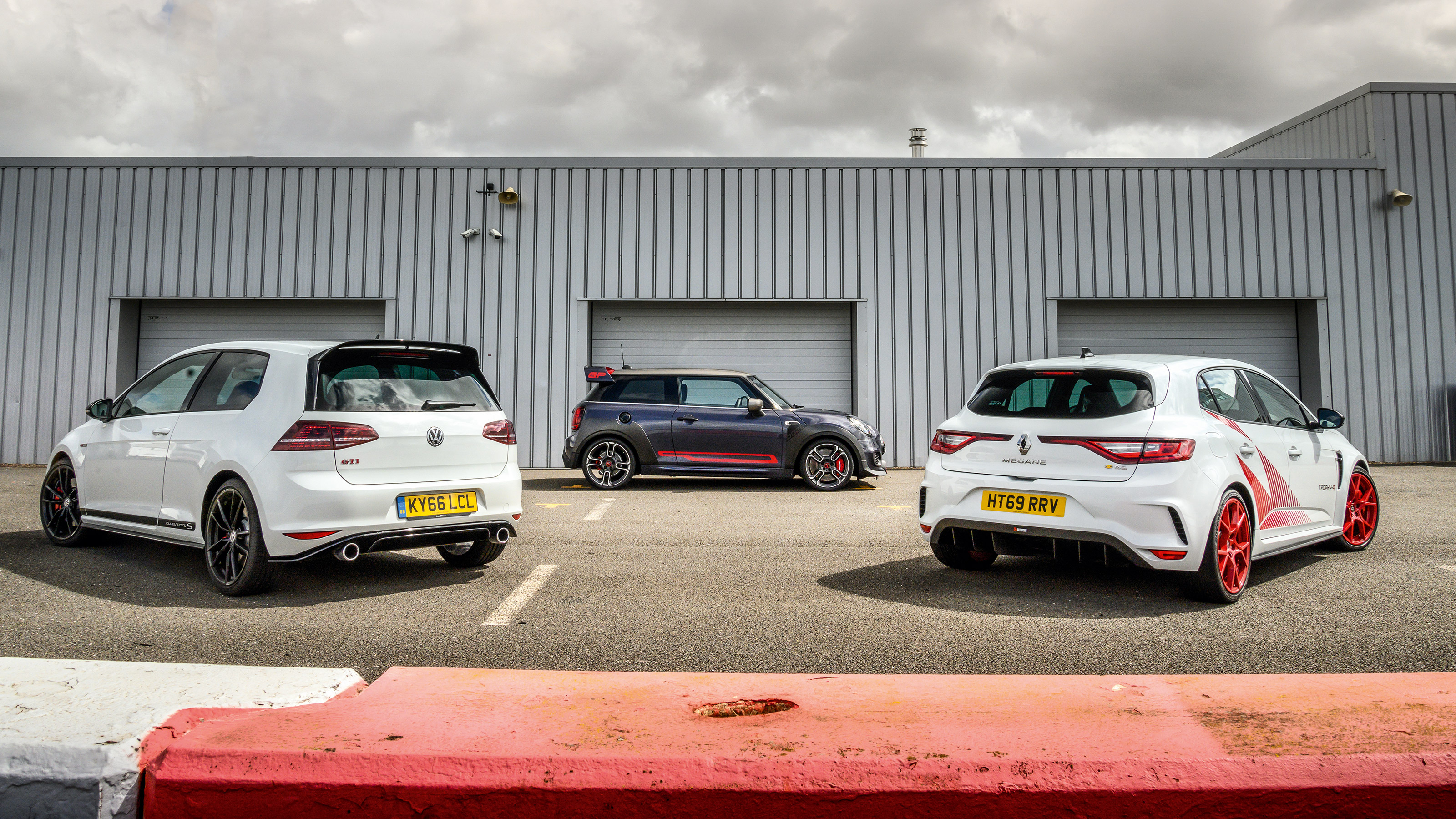 Mini JCW GP v Renault Mégane RS Trophy-R v Volkswagen Golf GTI Clubsport S