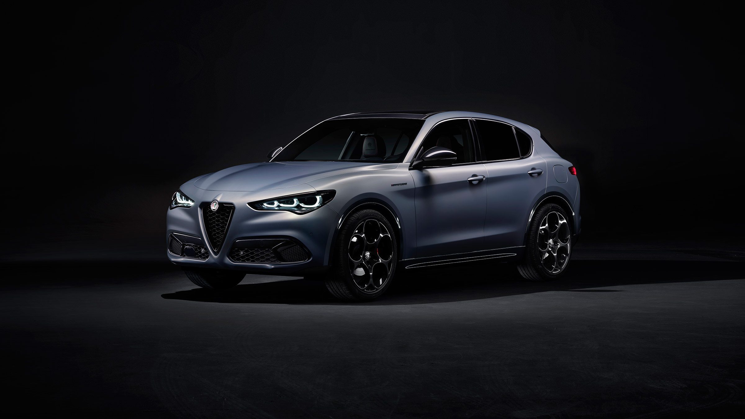 Alfa Romeo Stelvio – front quarter