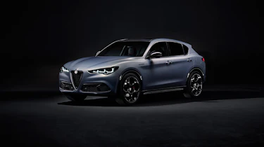 Alfa Romeo Stelvio – front quarter