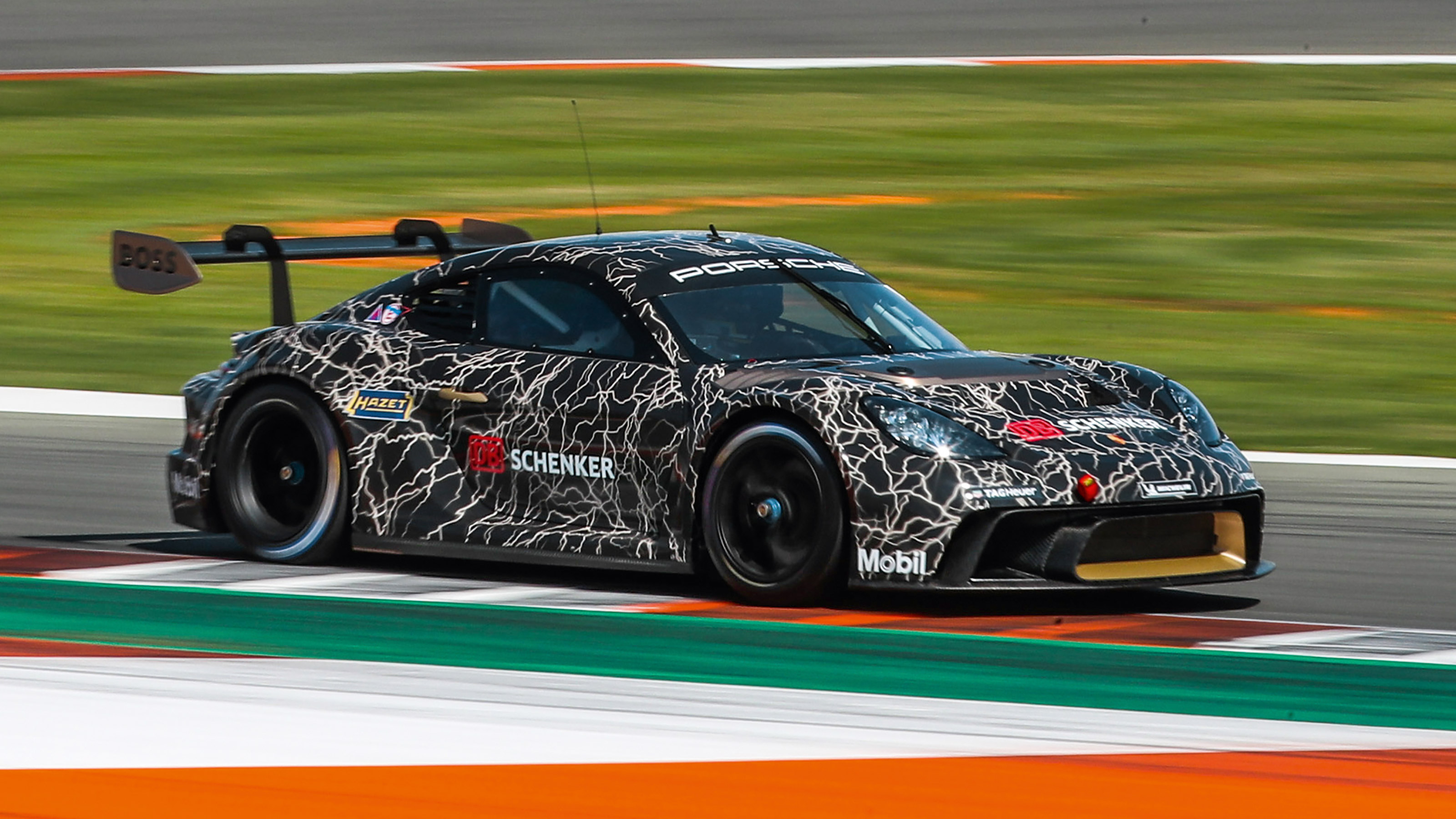 Porsche 718 GT4 e Performance