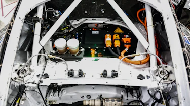 Porsche 718 GT4 e Performance