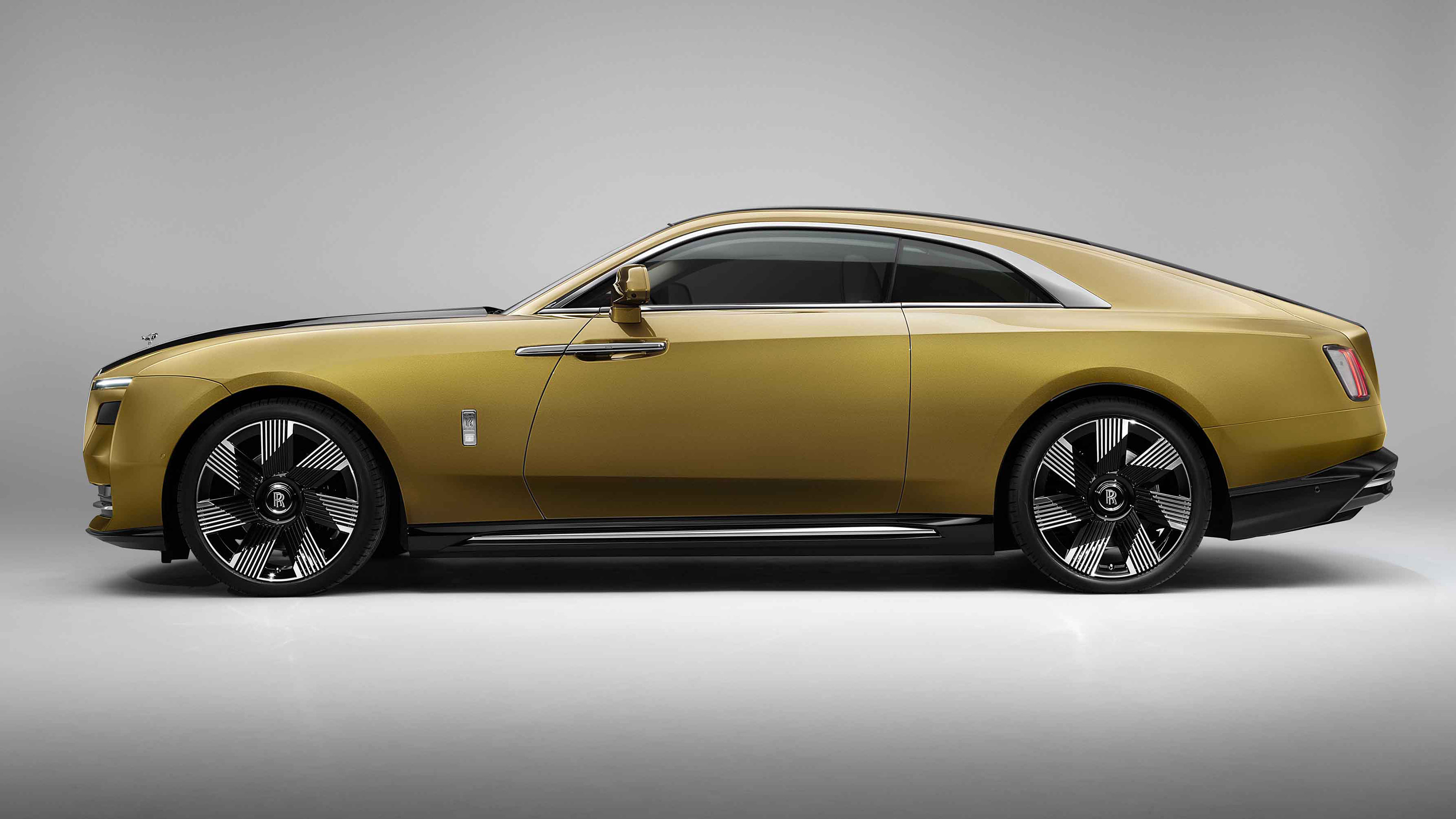 Rolls Royce Spectre revealed