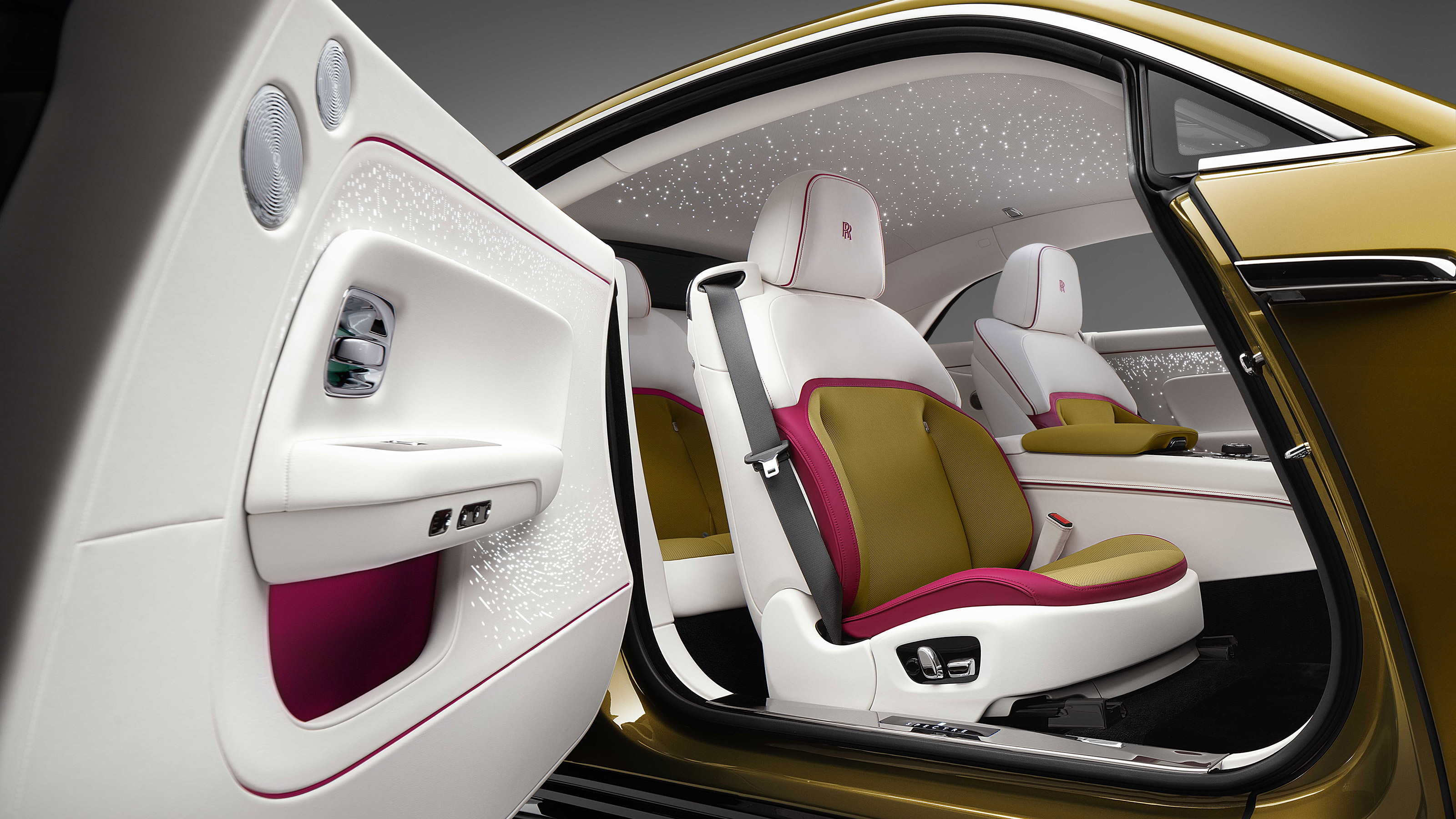 Rolls Royce Spectre revealed
