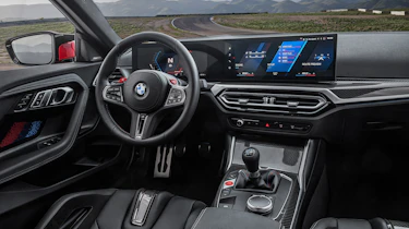 2022 BMW M2 – dash