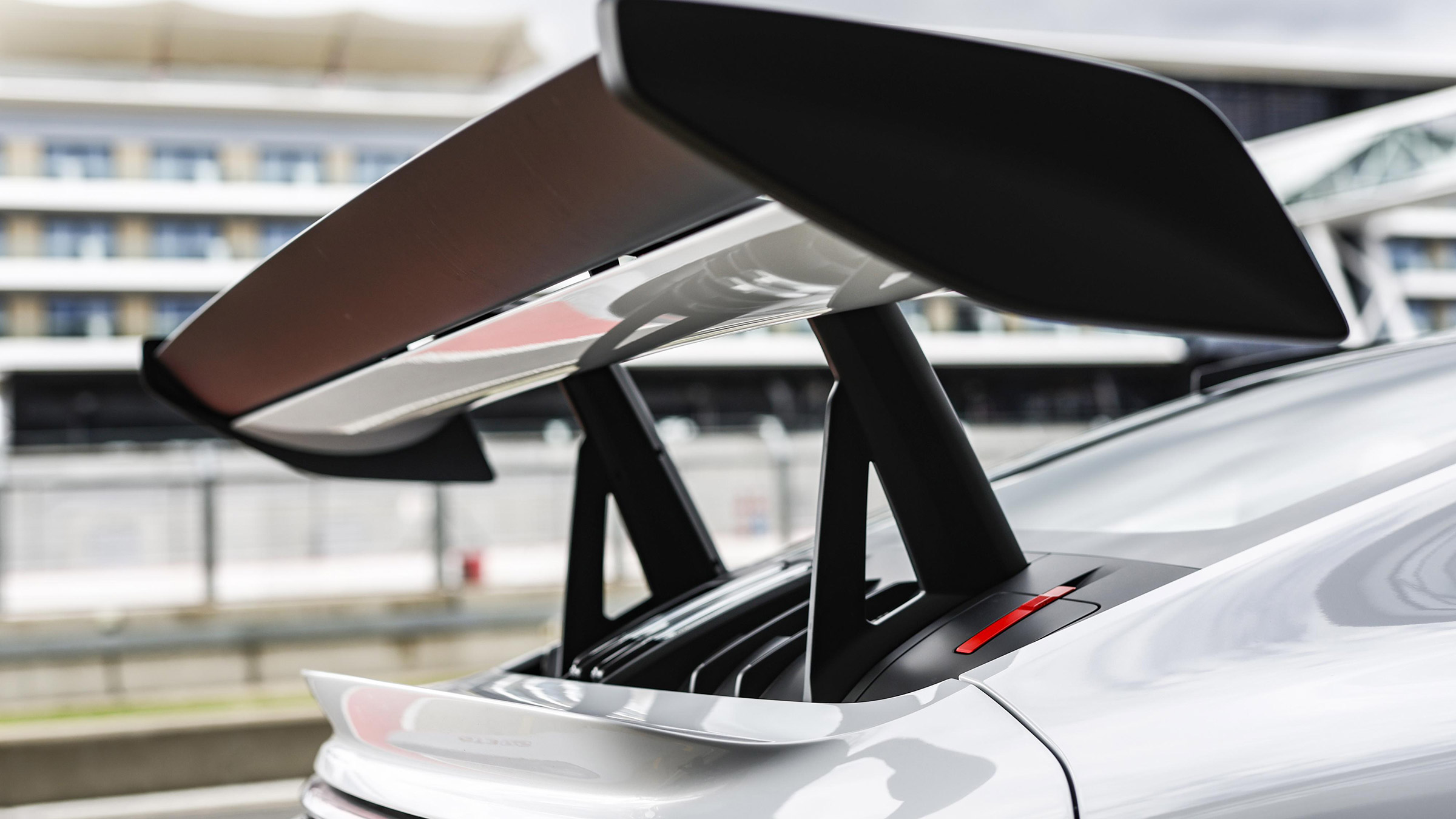 Porsche 911 GT3 RS 2022 – wing