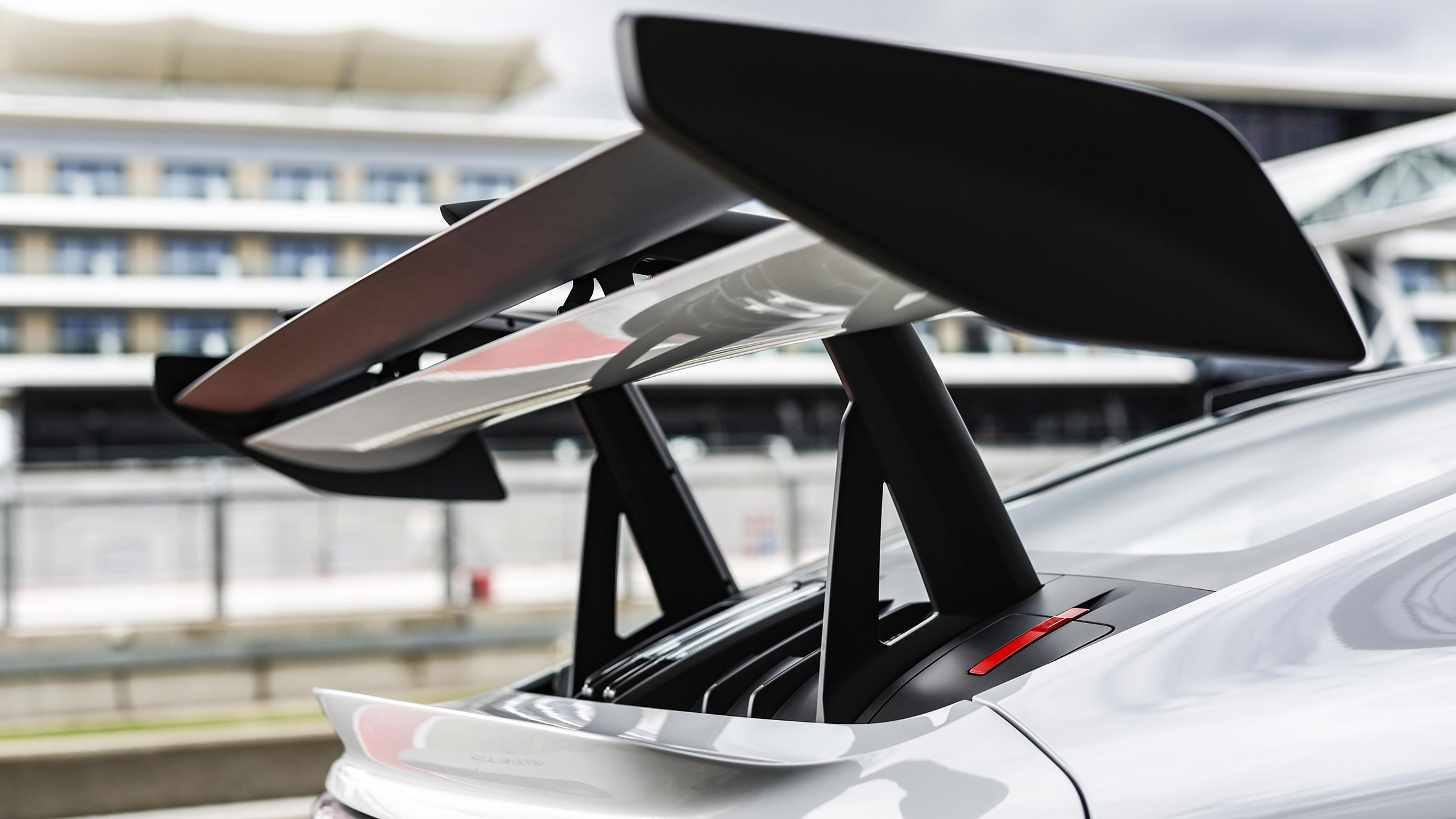 Porsche 911 GT3 RS 2022 – rear wing